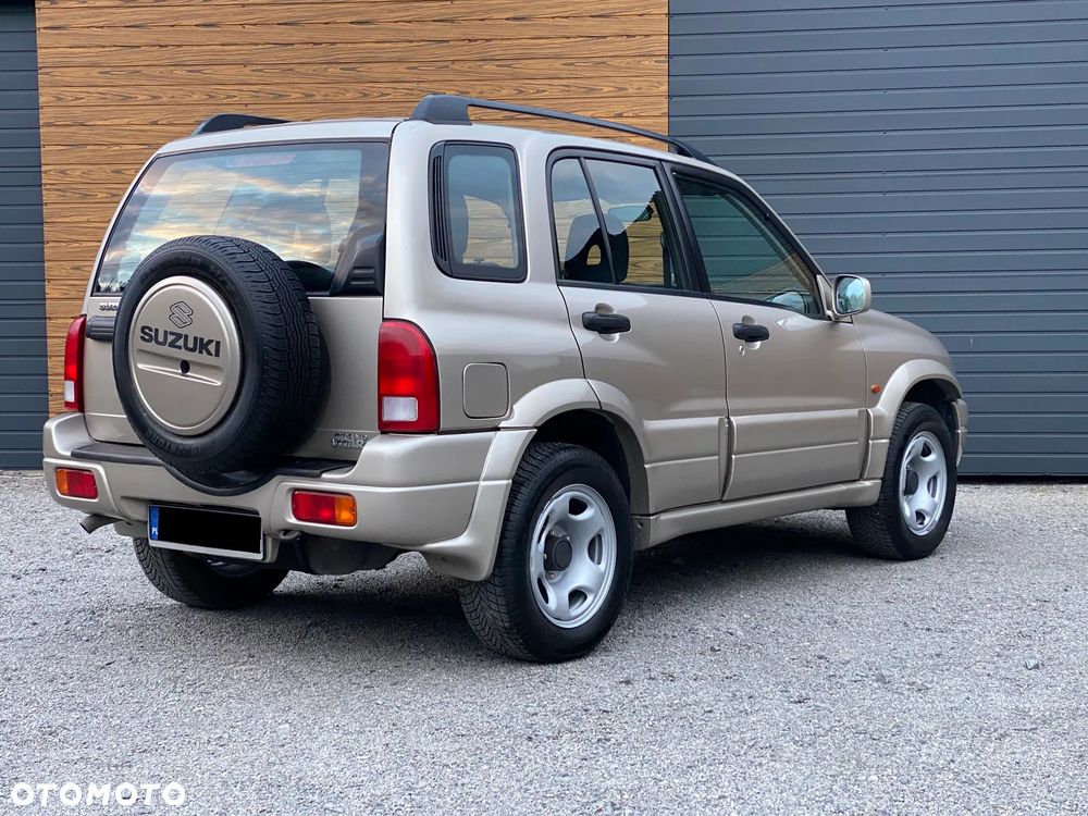 Suzuki Grand Vitara 2.0 Comfort Style - 22
