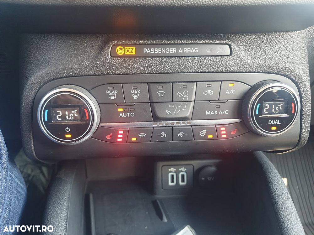 Ford Focus 1.0 EcoBoost Titanium - 26