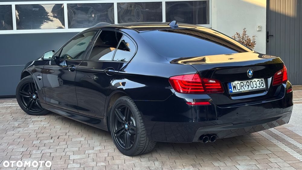 BMW Seria 5 525d xDrive - 32