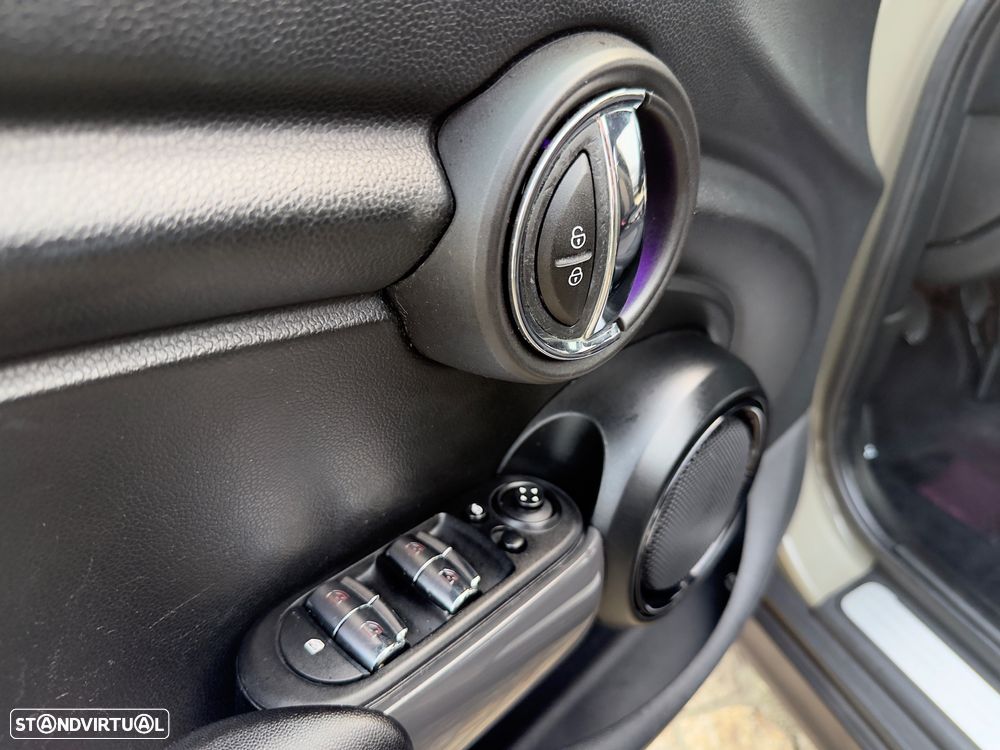 MINI 5 Portas One D - 38