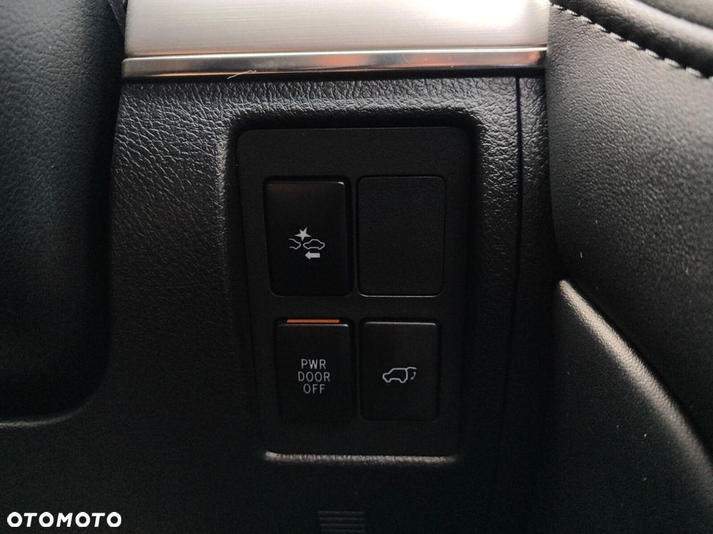 Toyota Land Cruiser - 25