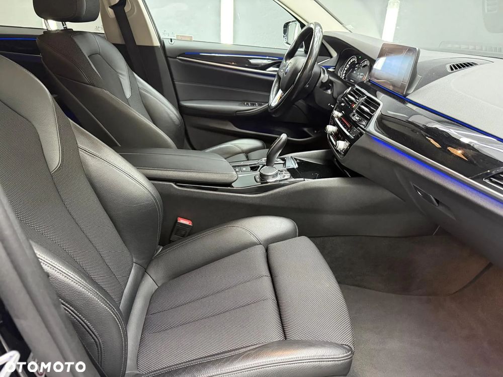 BMW Seria 5 520d Touring Sport Line - 32