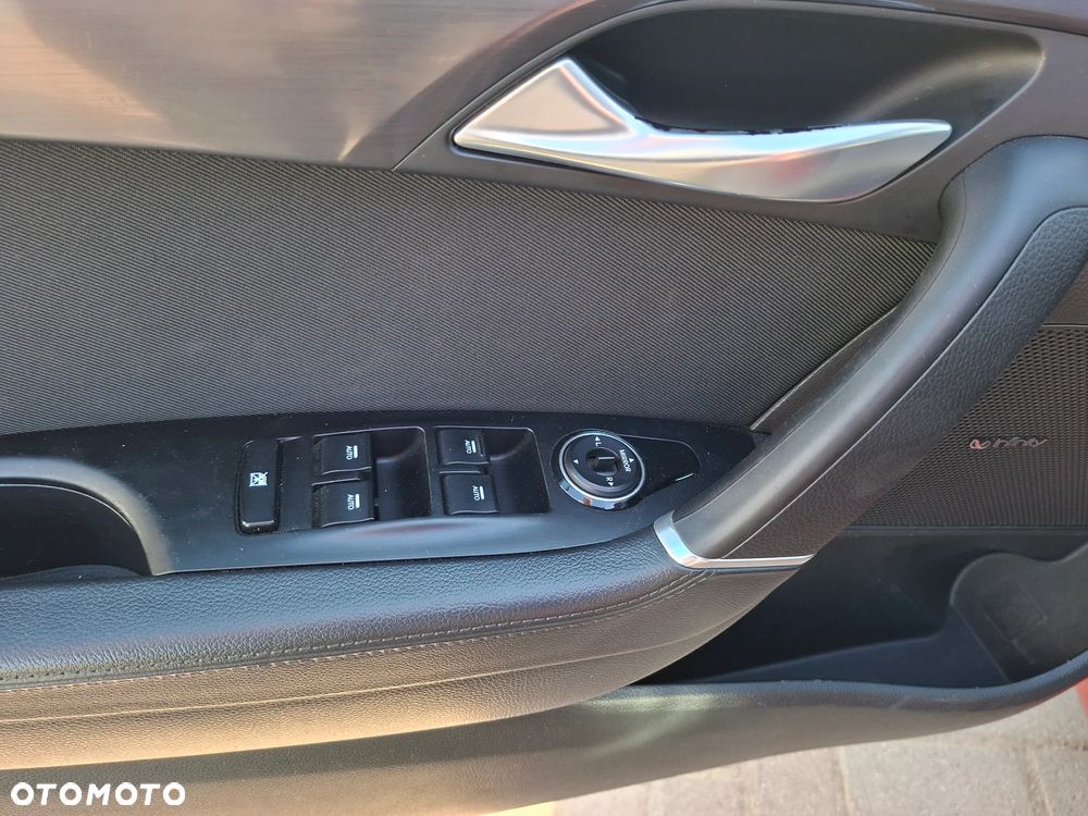 Hyundai i40 i40cw 1.7 CRDi Fifa World Cup Edition - 14