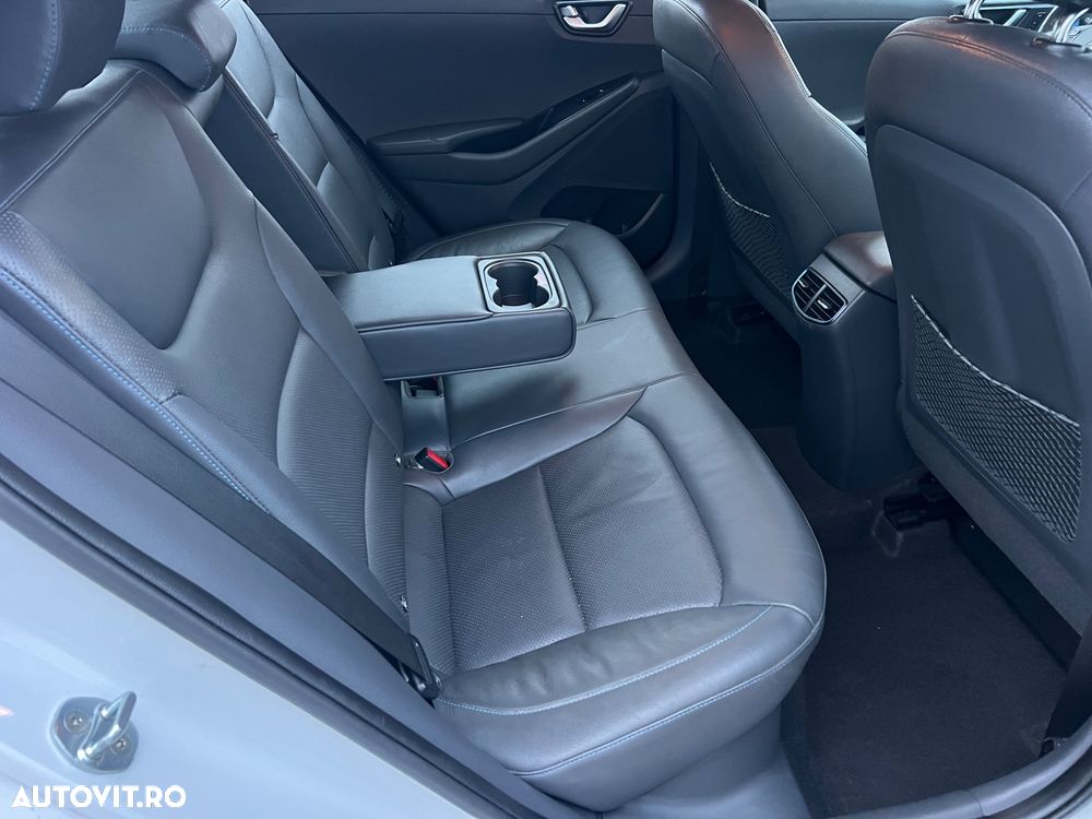 Hyundai IONIQ 1.6 GDI Premium - 9