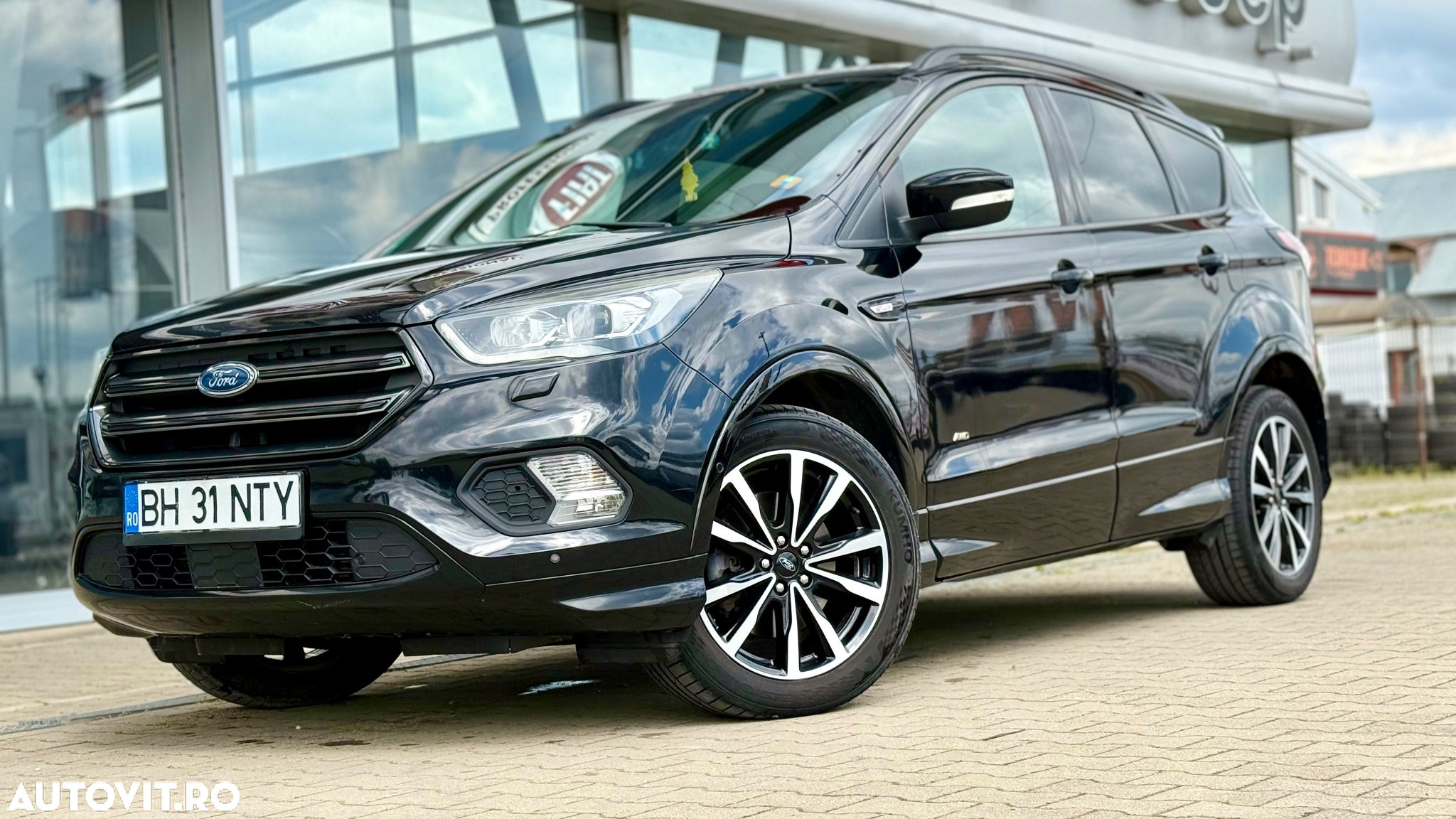 Ford Kuga 2.0 TDCi 4WD Powershift ST-Line - 28