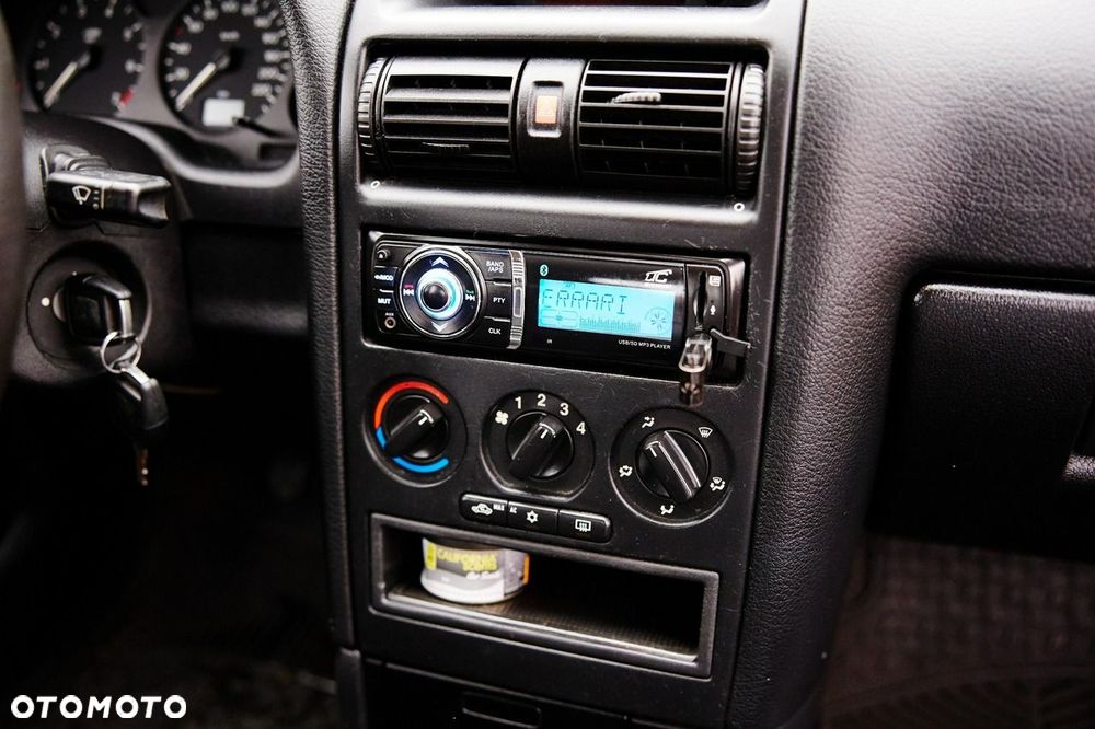Opel Astra 1.6 - 24