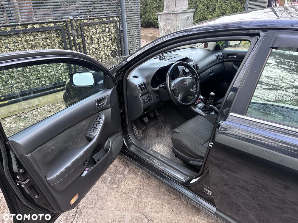 Toyota Avensis - 3