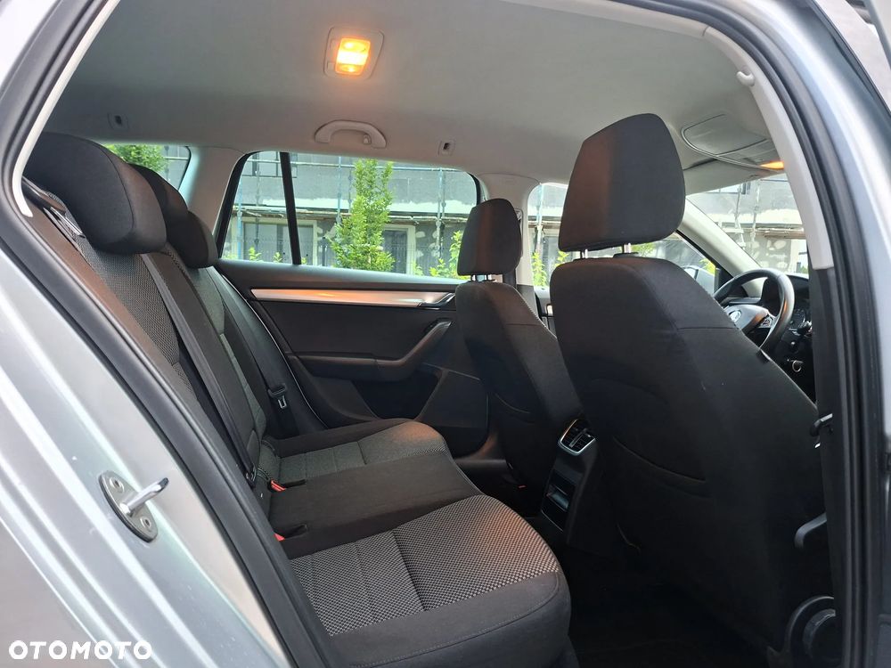 Skoda Octavia 1.6 TDI DPF DSG Sport Edition - 11