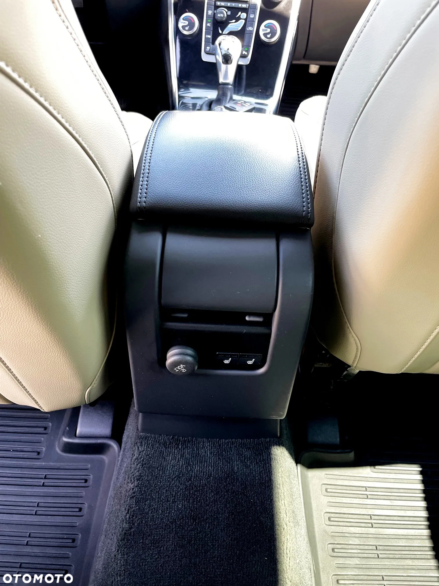Volvo XC 60 T6 AWD Geartronic Summum - 11