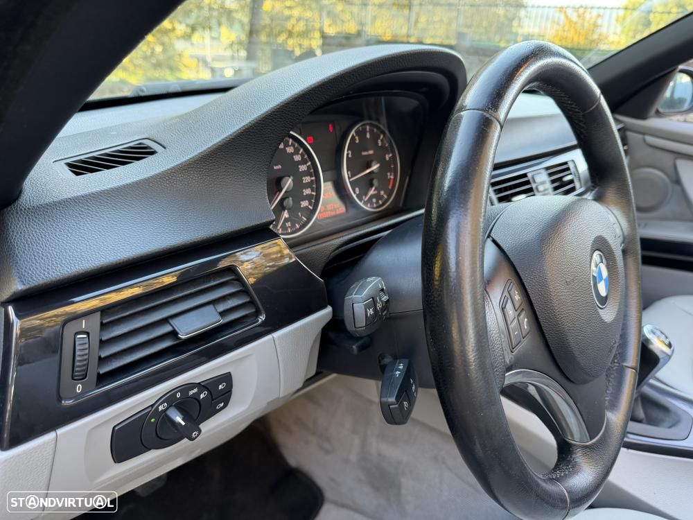 BMW 320 i Cabrio - 21