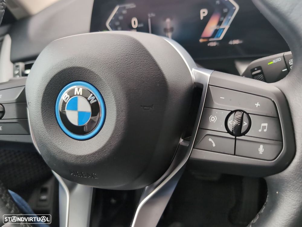 BMW iX1 eDrive20 - 22