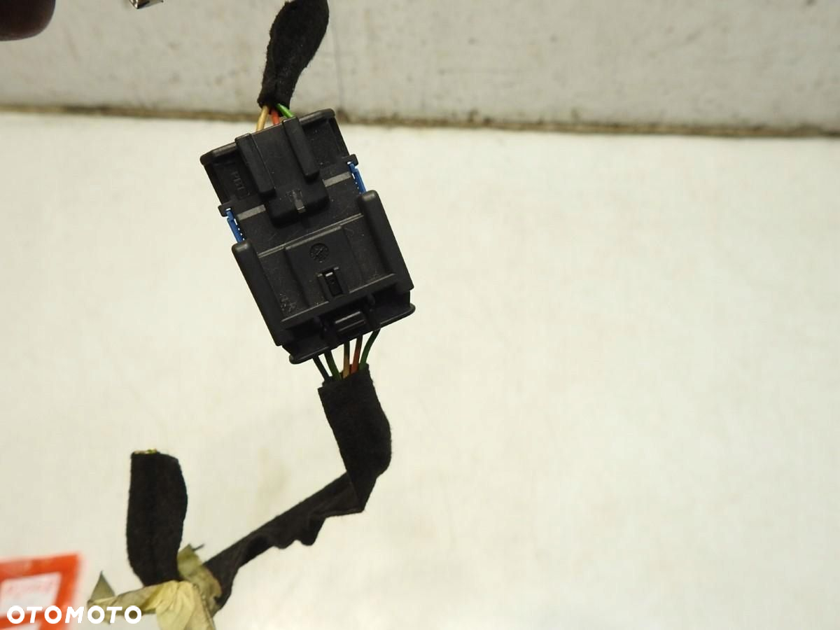 GNIAZDO AUX PEUGEOT 5008 I 9672477880 - 5