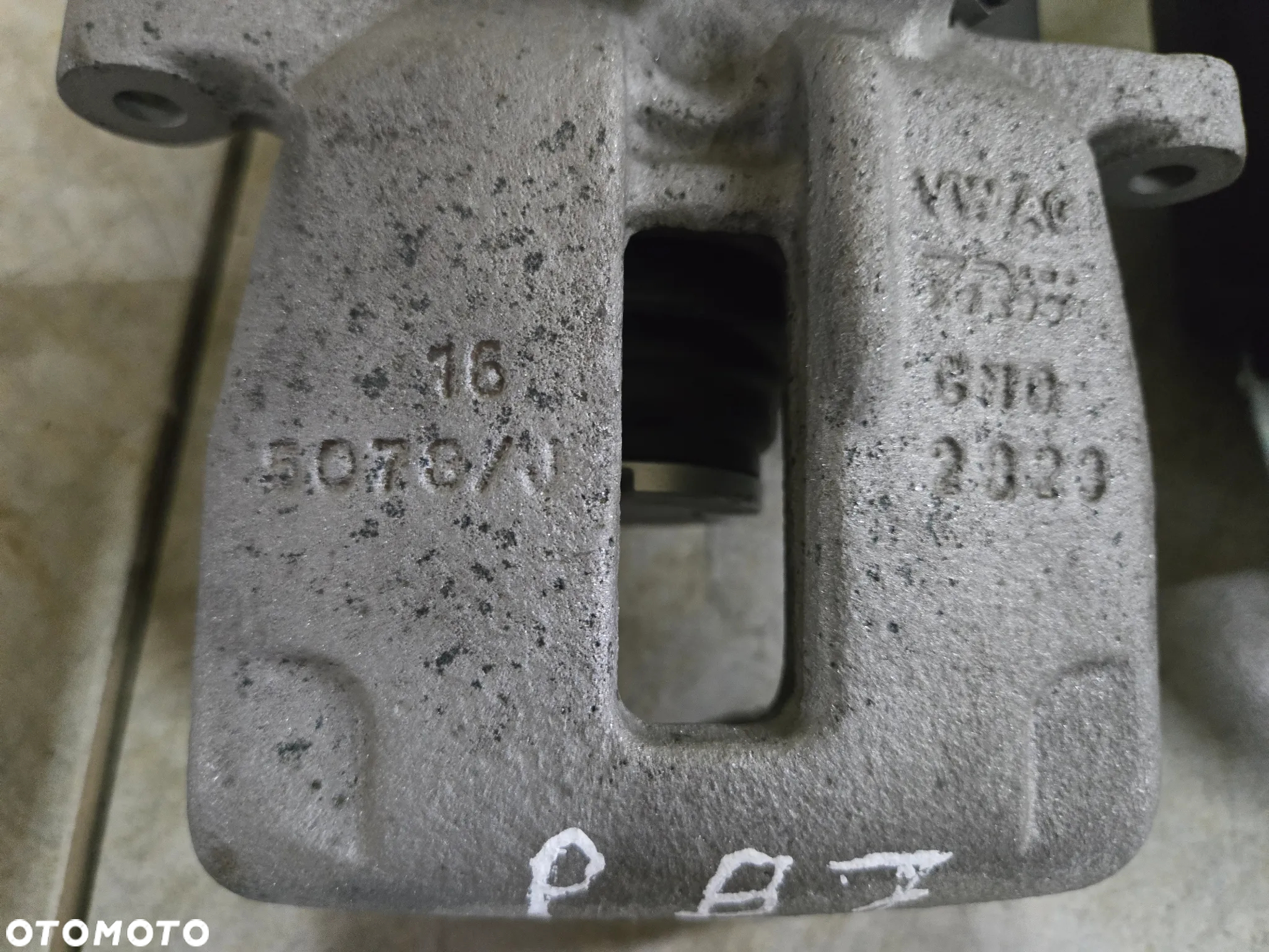 VW PASSAT B7 ZACISK HAMULCOWY TYŁ PRAWY LEWY - 2