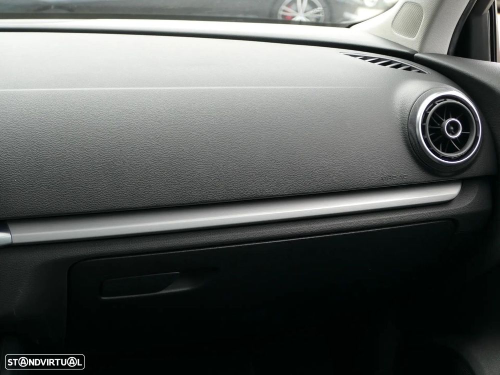 Audi A3 Sportback 2.0 TDI Advance - 32
