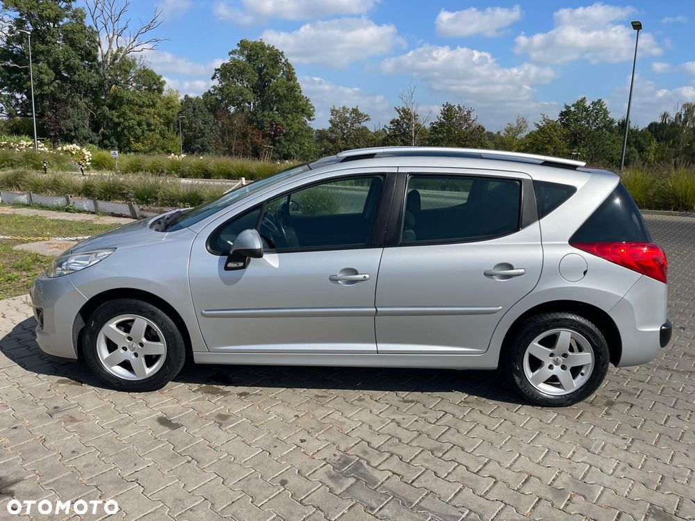 Peugeot 207 1.4 - 6