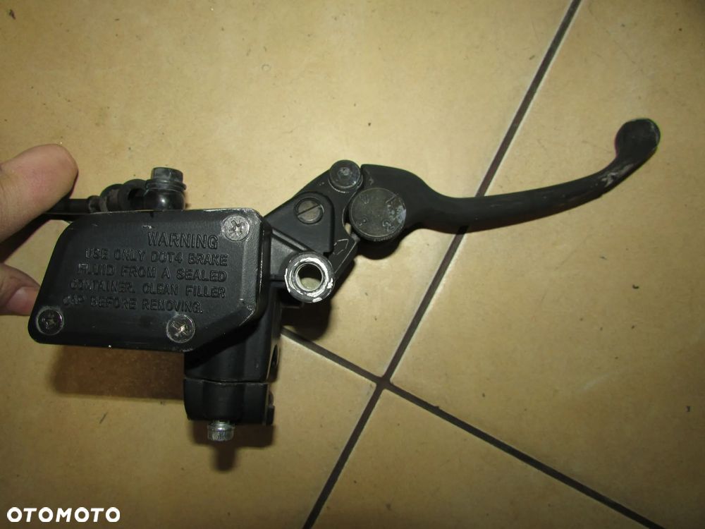 Benelli BN 125 pompa hamulcowa przód - 1