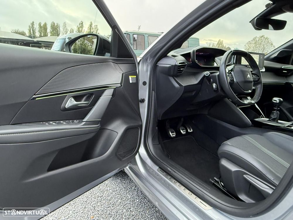 Peugeot 208 1.2 PureTech GT - 23