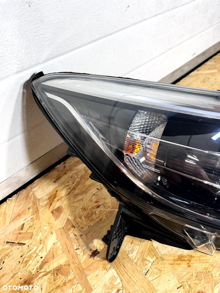 RENAULT CAPTUR I LAMPA PRAWY PRZÓD PRAWA PRZEDNIA ZWYKŁA ORYGINAŁ EUROPA BRAK JEDNEGO UCHWYTU 260102734R - 5