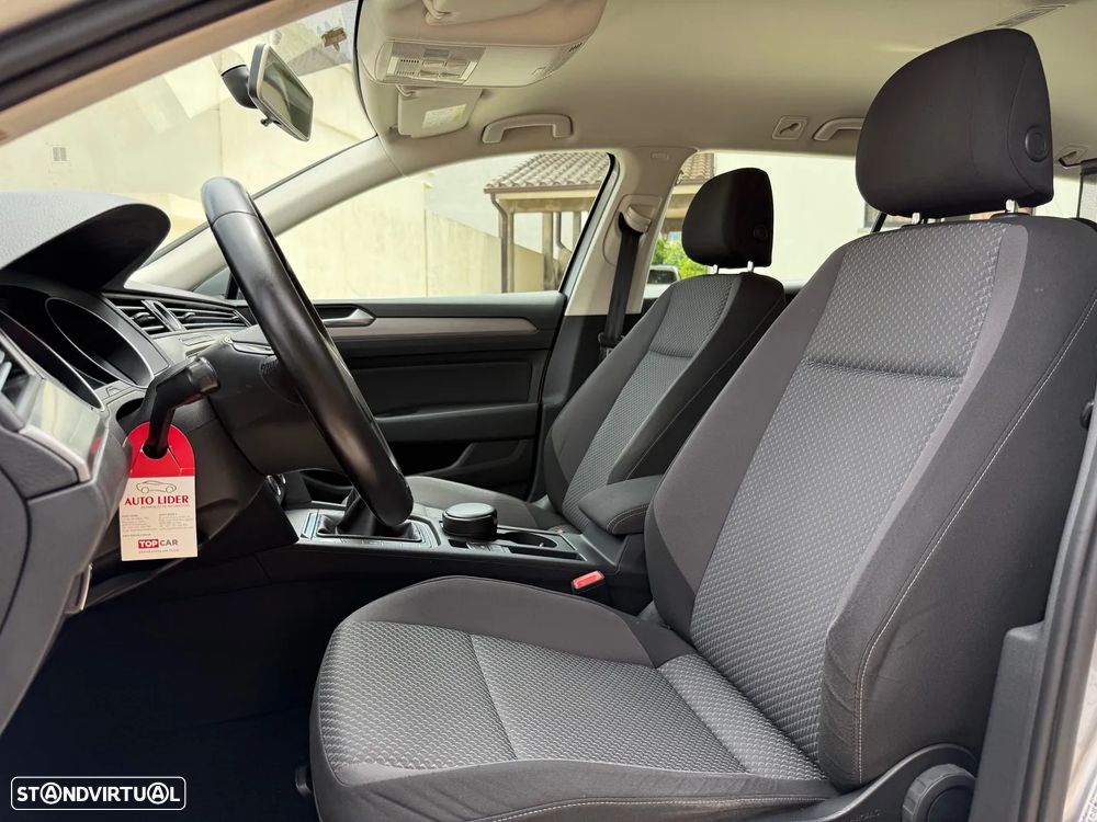 VW Passat Variant 1.6 TDI BlueMotion - 19