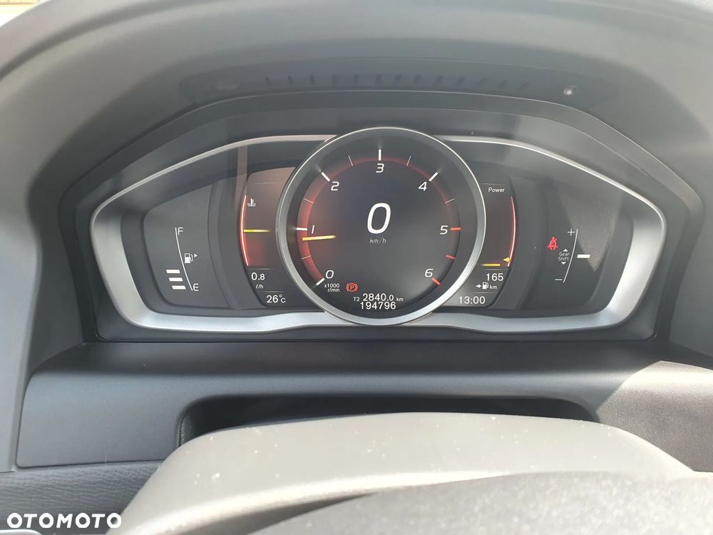 Volvo XC 60 D4 Momentum Pro - 17