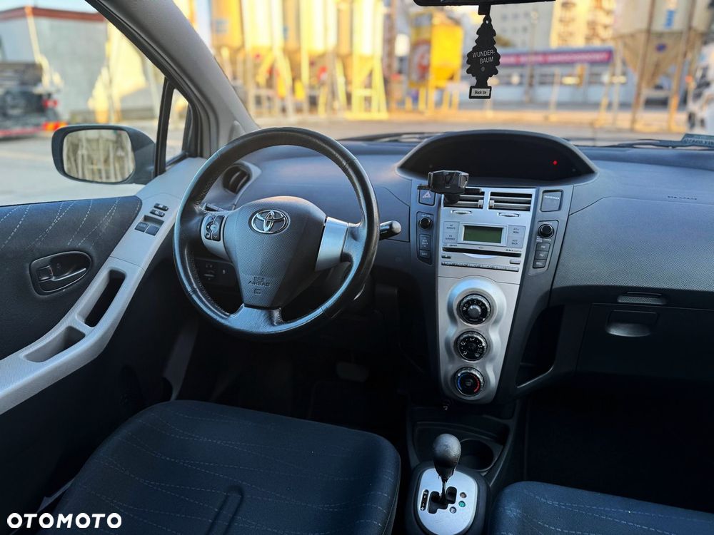 Toyota Yaris - 8