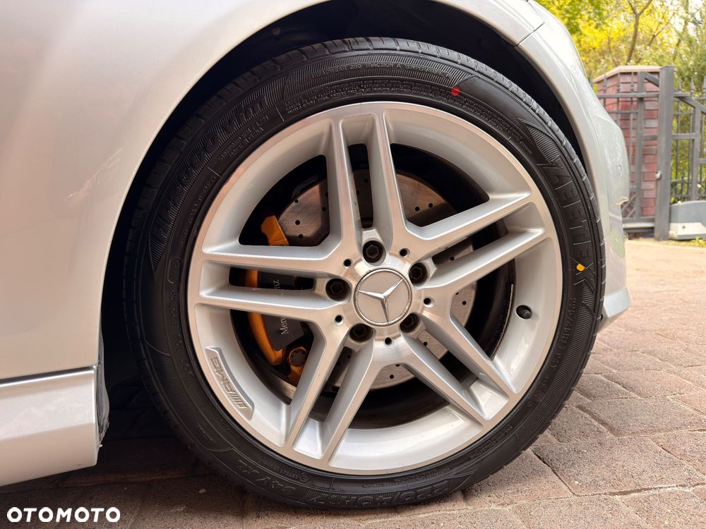 Mercedes-Benz Klasa C 250 CDI 4Matic 7G-TRONIC Avantgarde Edition - 13