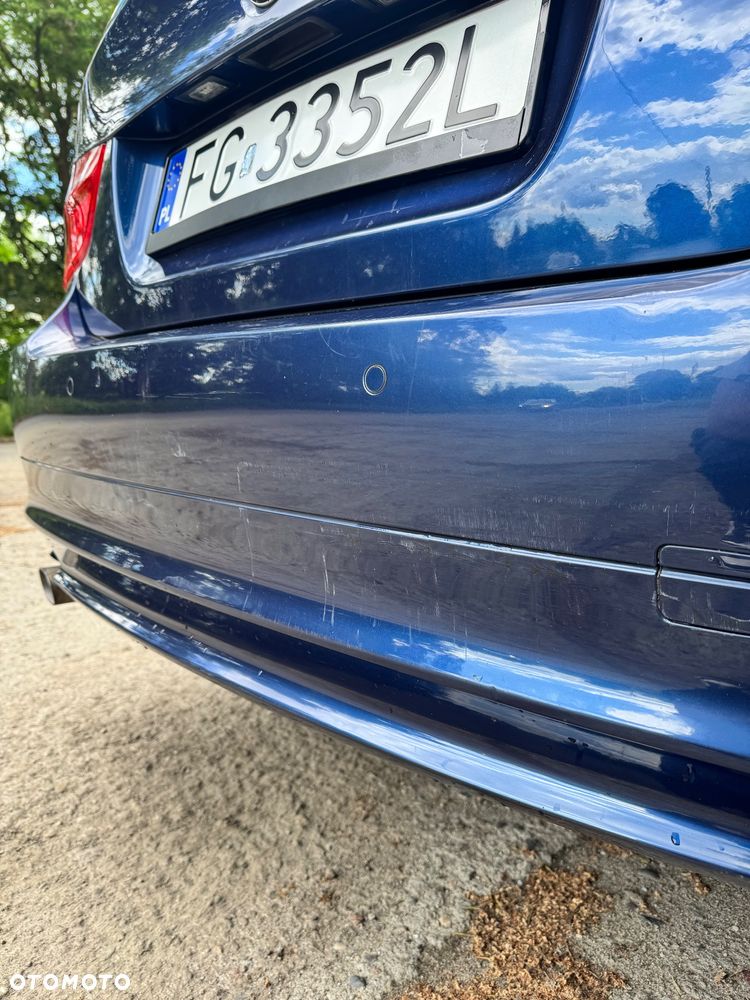 BMW Seria 3 318d - 14