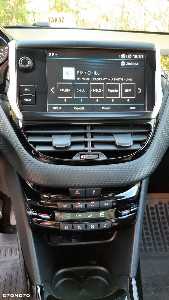 Peugeot 2008 1.2 Pure Tech GPF Allure S&S - 16
