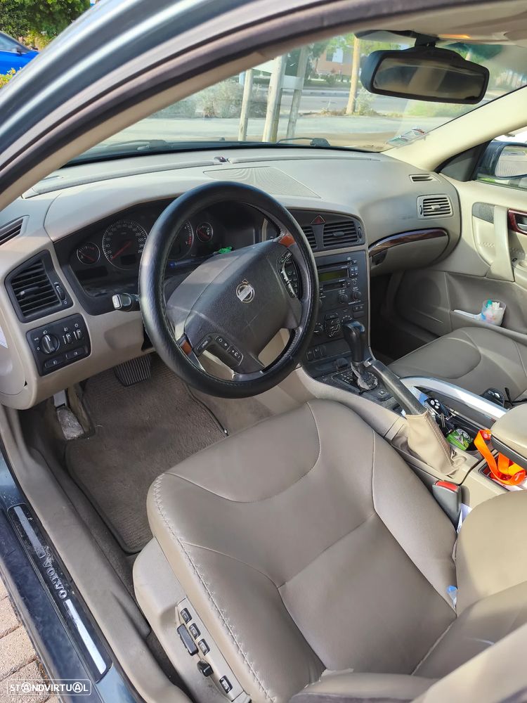 Volvo XC 70 D5 Nivel 2 Auto. - 9