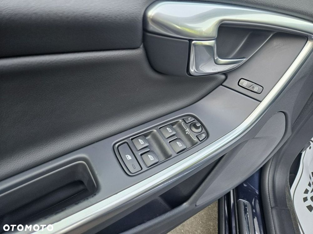 Volvo V60 D2 Geartronic Summum - 15