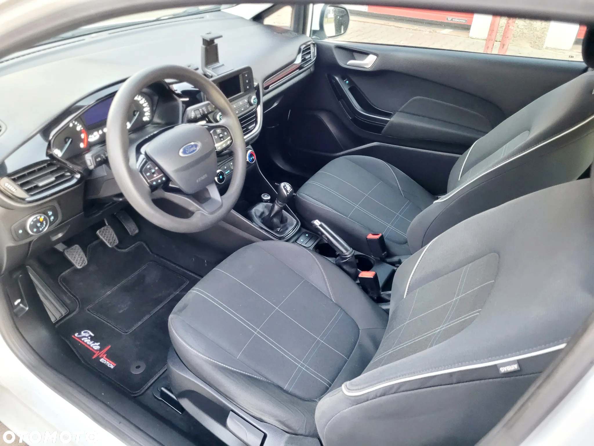 Ford Fiesta 1.1 COOL&CONNECT - 5