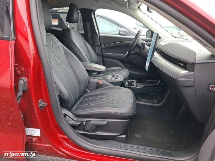 Ford Mustang Mach-E 75.7 kWh Base - 4