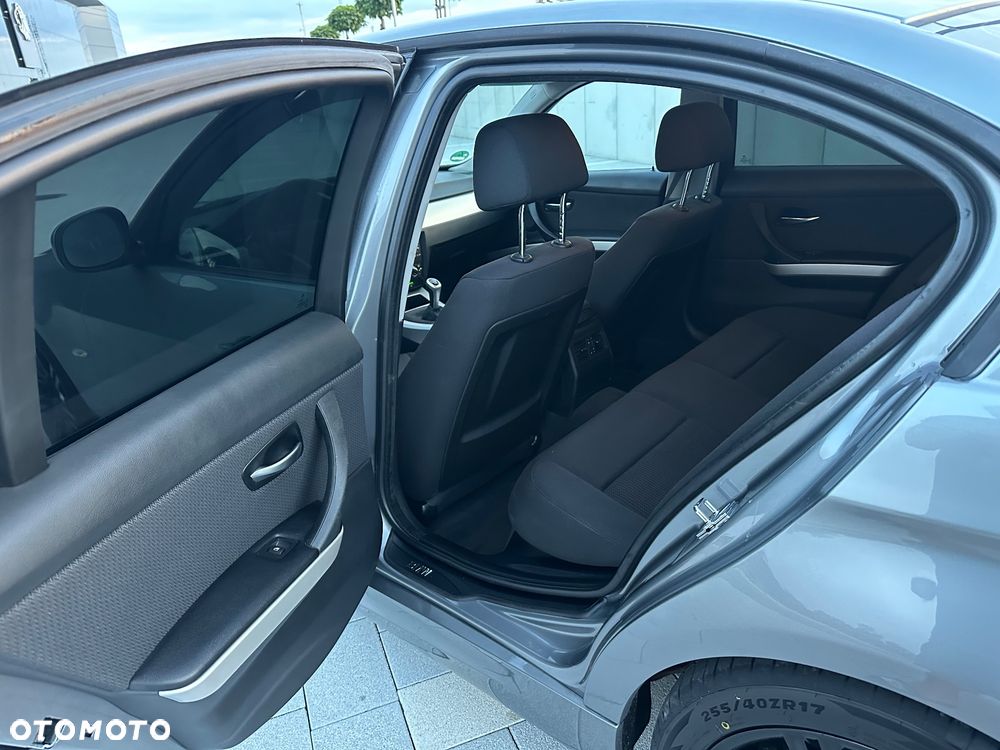 BMW Seria 3 320d DPF Edition Fleet Lifestyle - 12