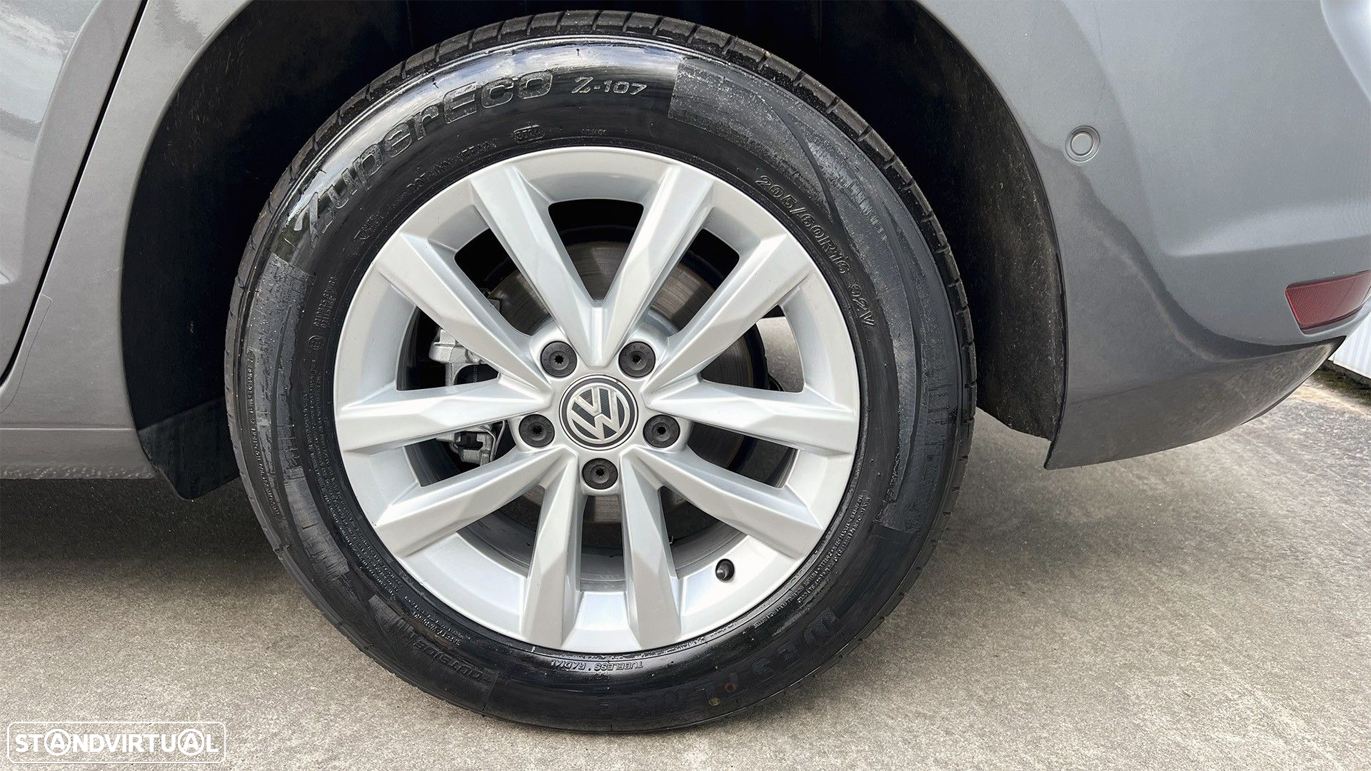 VW Touran 1.6 TDI Confortline DSG - 8