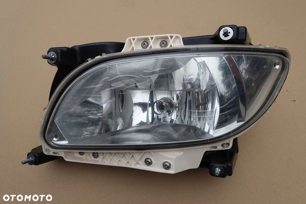 HALOGEN LEWY DAF XF 106 - 1