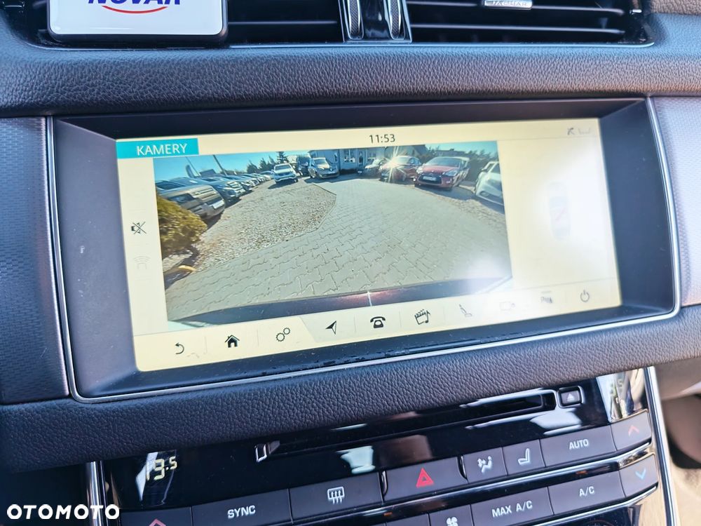 Jaguar XF E-Performance Pure - 18