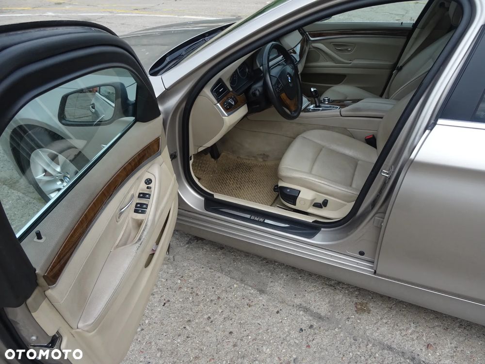 BMW Seria 5 520d - 12