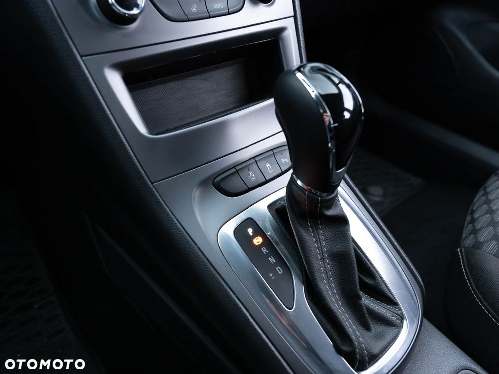 Opel Astra 1.4 T Edition S&S - 29