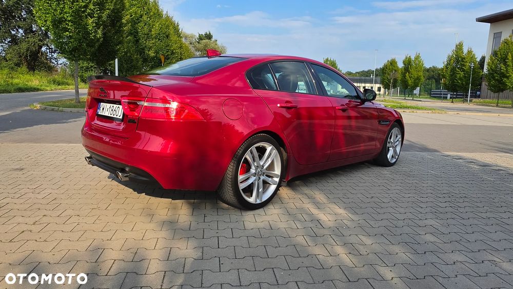 Jaguar XE - 35