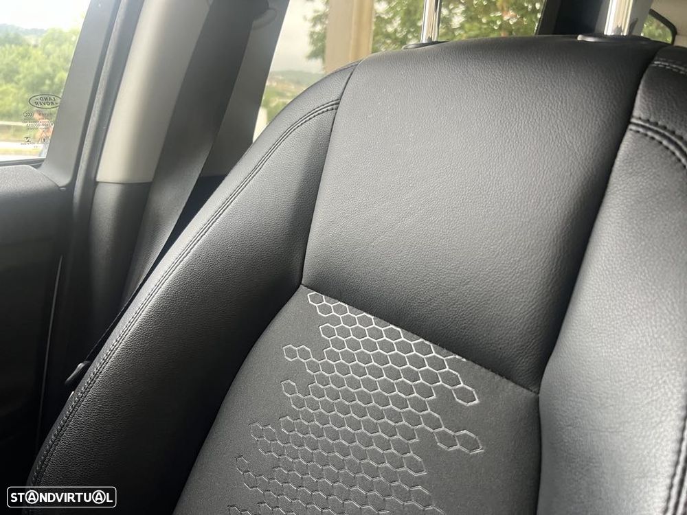 Land Rover Discovery Sport - 23