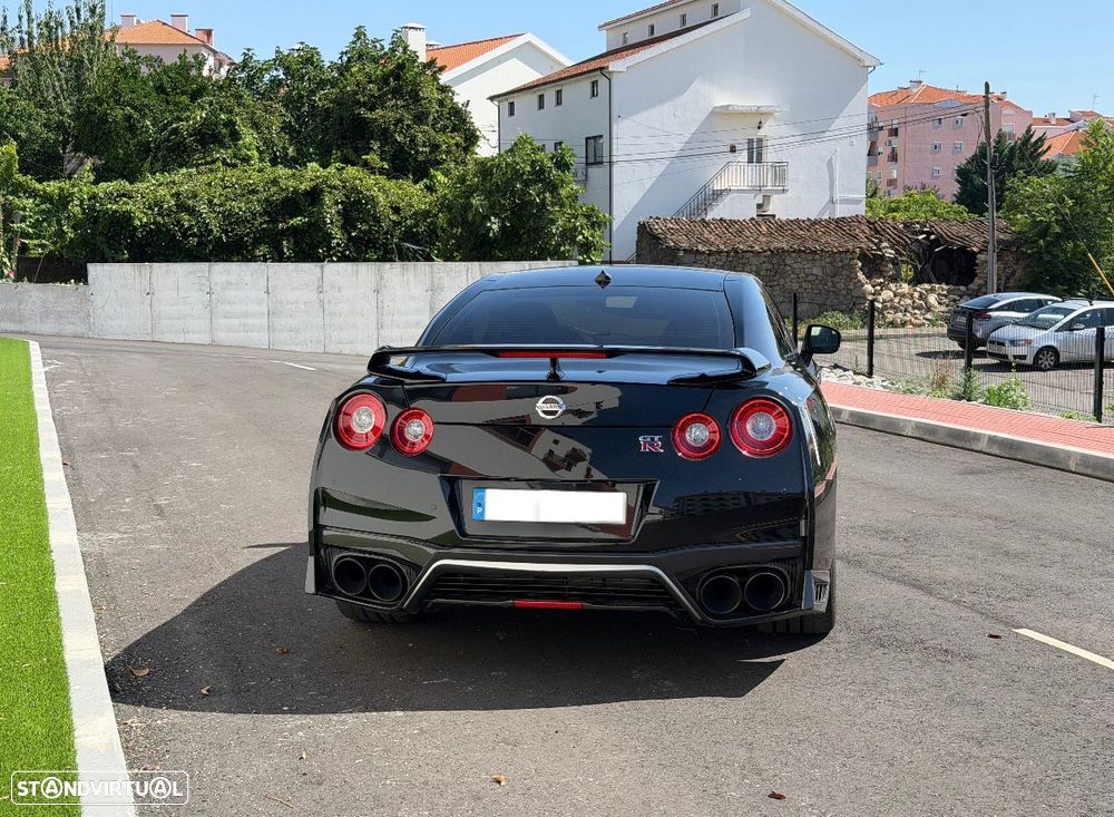 Nissan GT-R Black Edition - 6