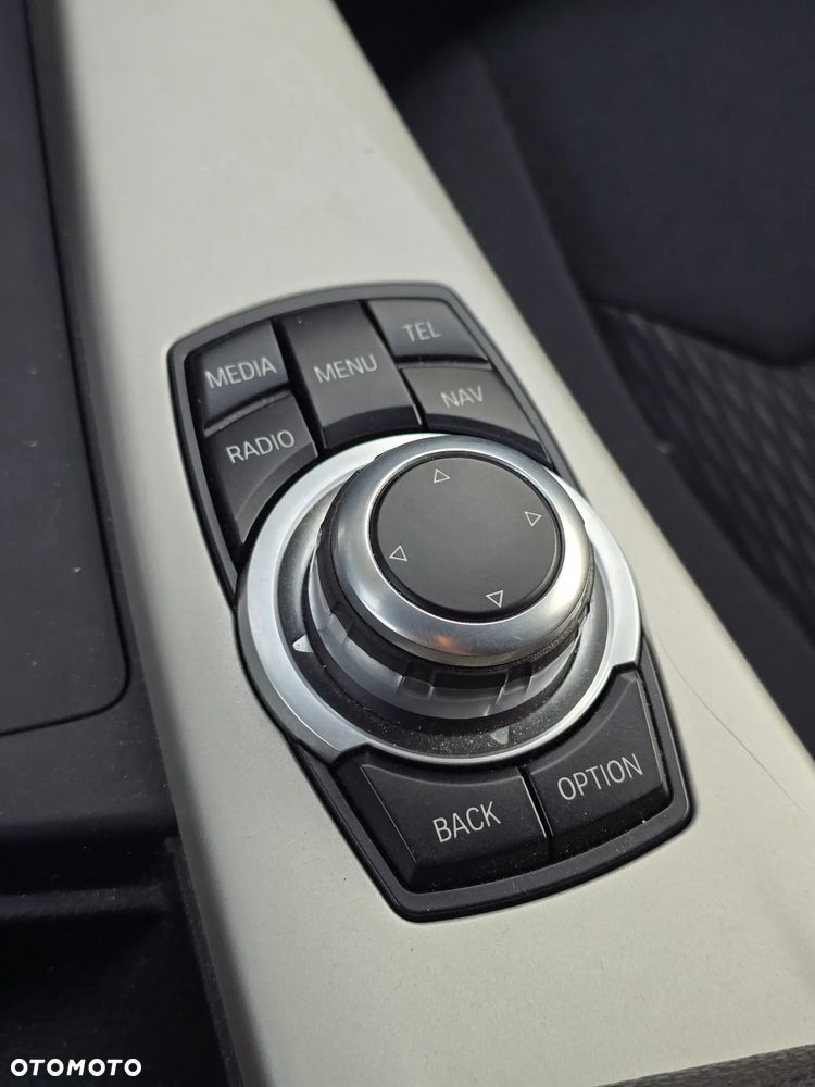 BMW Seria 3 320d Sport Line - 30