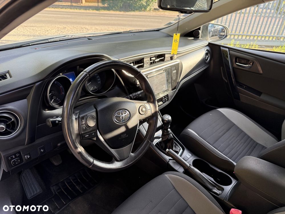 Toyota Auris 1.6 D-4D Executive - 13