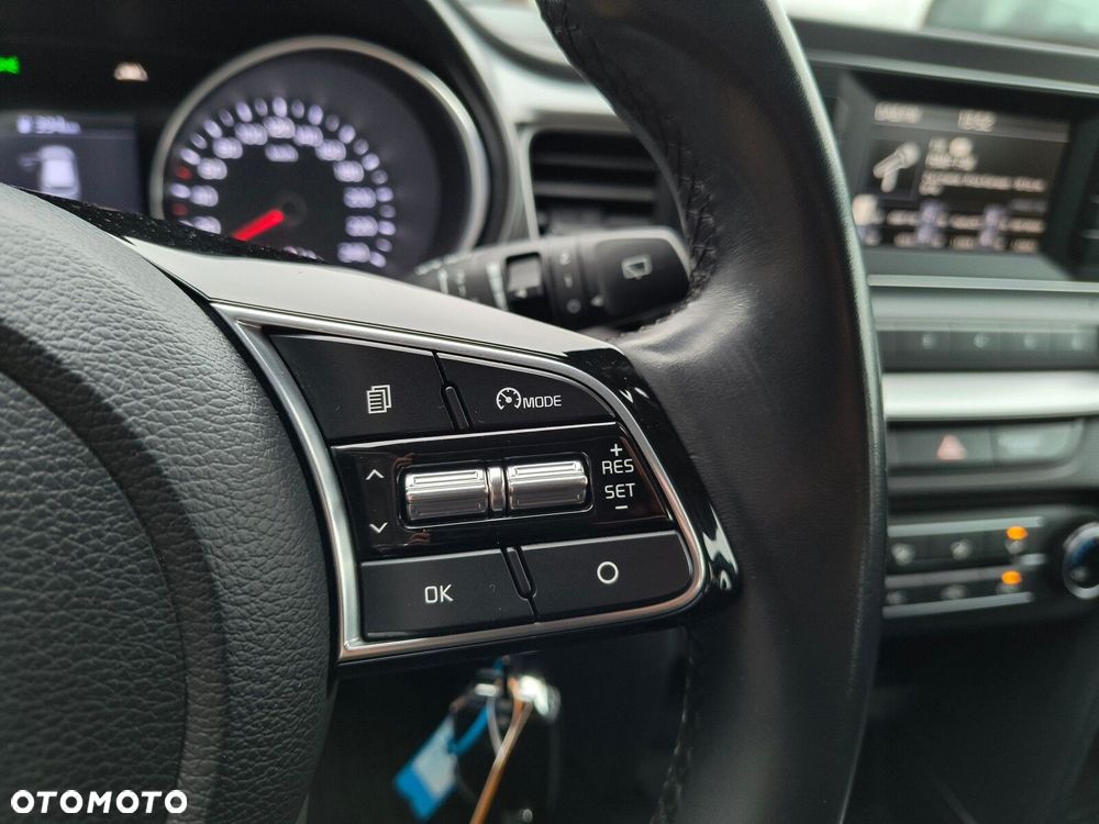 Kia Ceed - 16