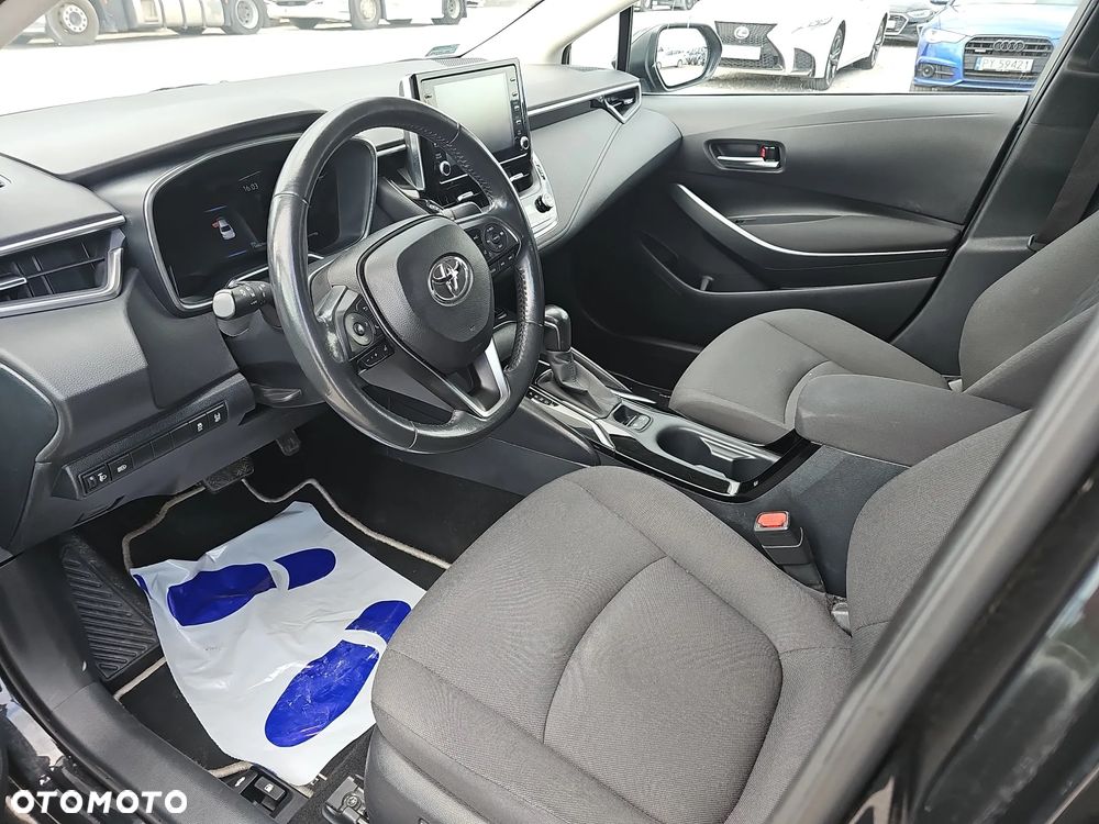 Toyota Corolla - 10