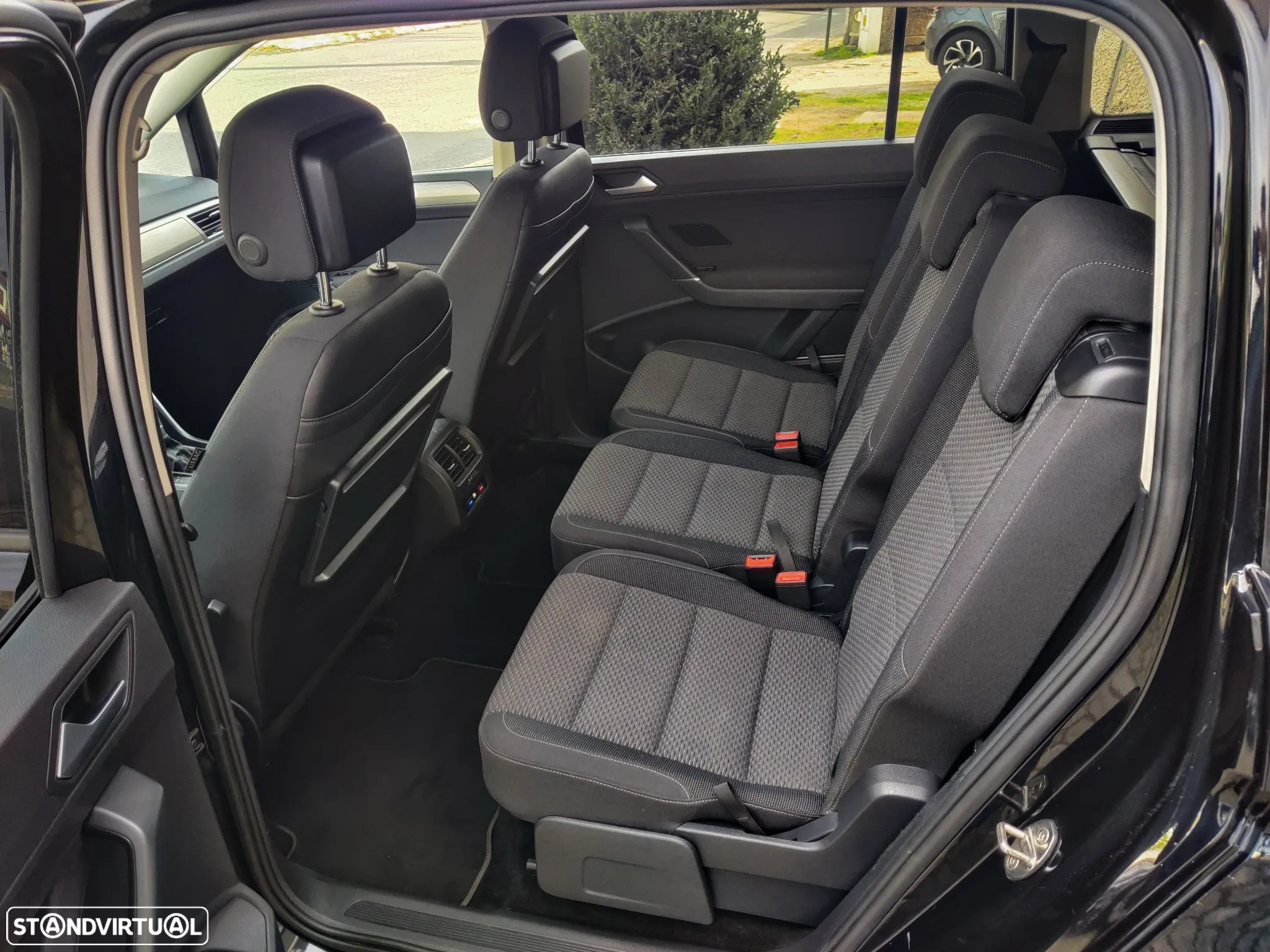 VW Touran 1.6 TDI Confortline DSG - 16