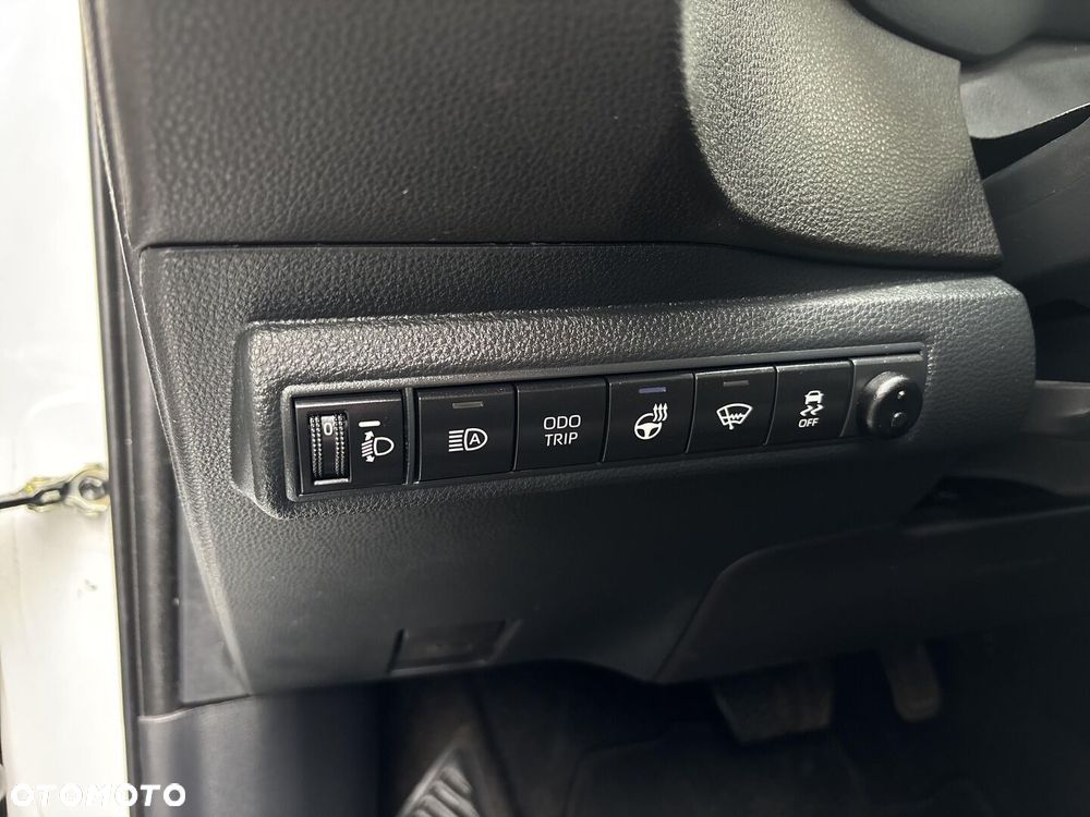 Toyota Corolla 1.8 Hybrid Comfort - 24