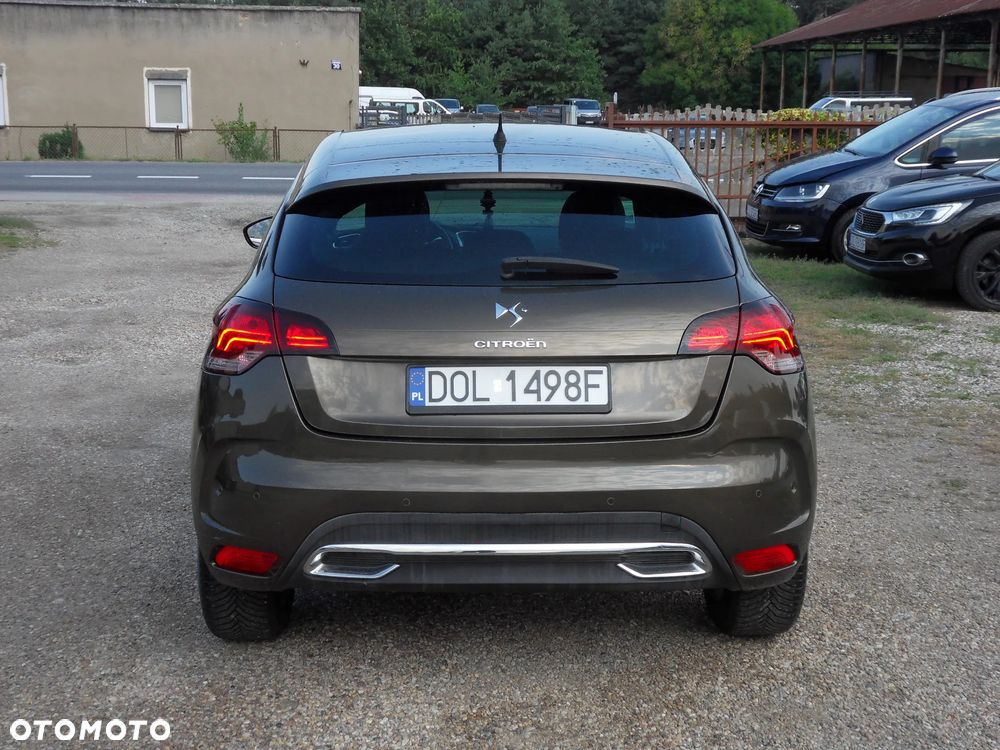 Citroën DS4 e-HDi 110 SoChic - 4