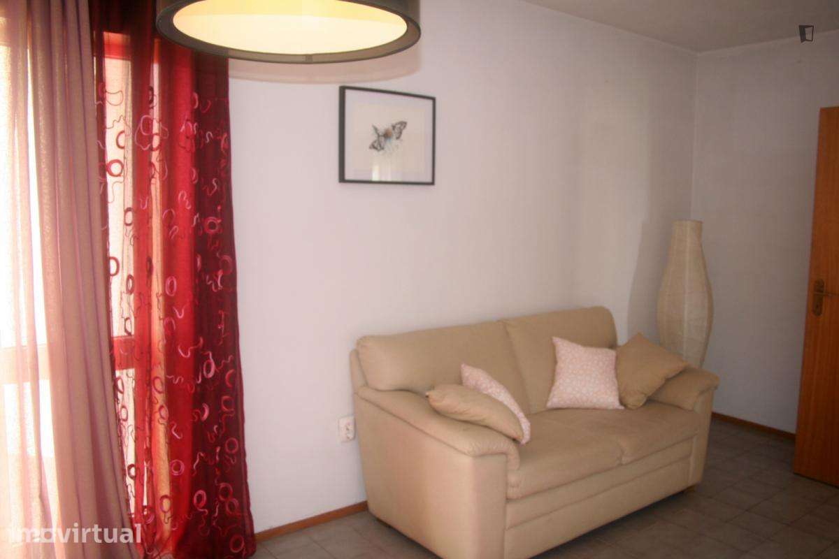 Quarto - localizado em Campanhã Porto - Grande imagem: 4/12