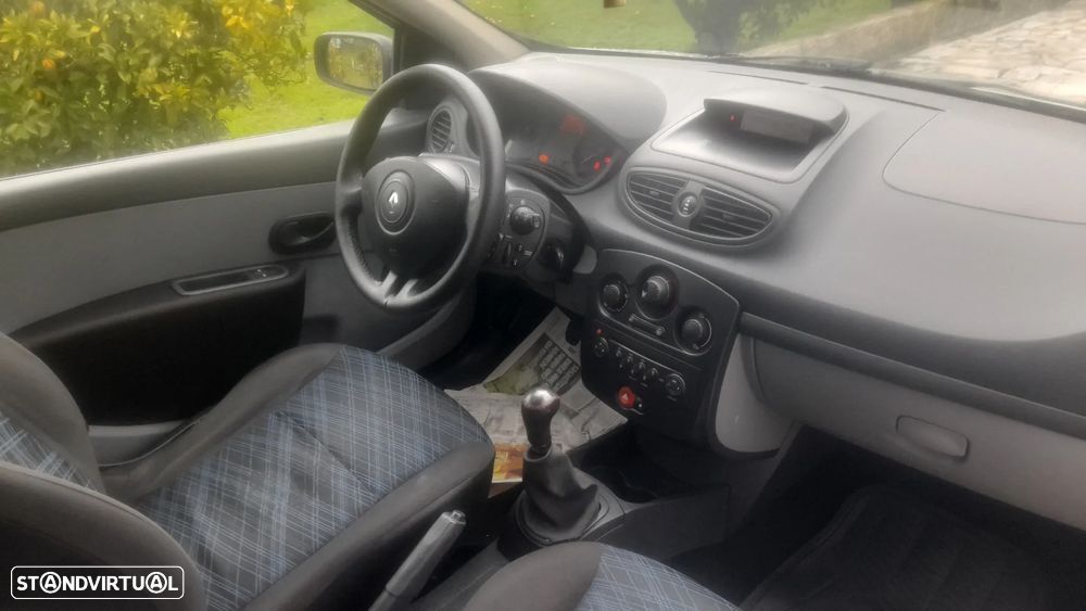 Renault CLIO 1.5 DCI - 32